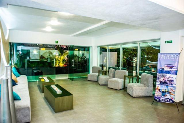 מנסניו Hm Hotel מראה חיצוני תמונה